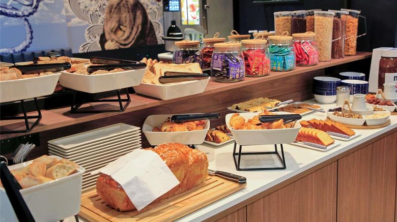 <b>Ibis Styles Saint-Malo Centre Historique Restaurant</b>. Images powered by <a href="https://iceportal.shijigroup.com/" title="IcePortal" target="_blank">IcePortal</a>.