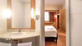 Ibis Valparaiso Room