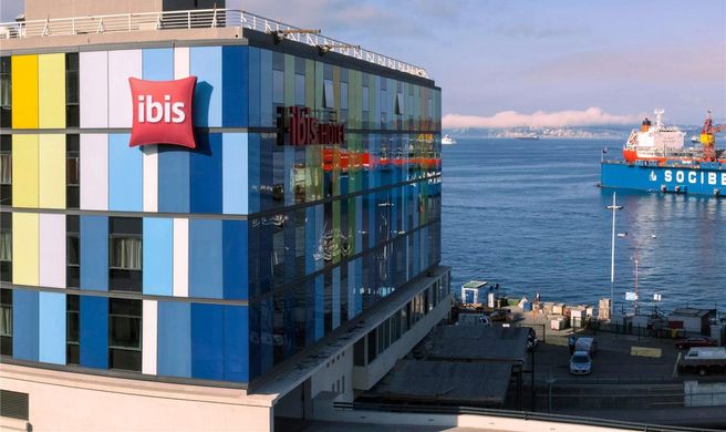 Ibis Valparaiso Exterior