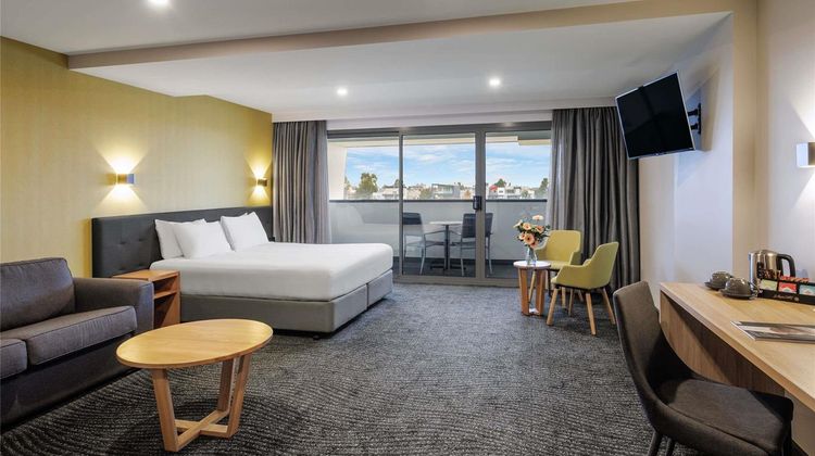 Mercure Melbourne Caroline Springs Room