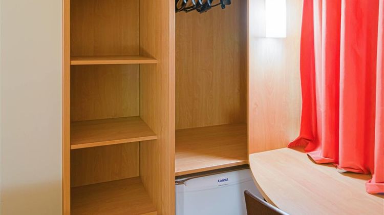 Ibis Canoas Room