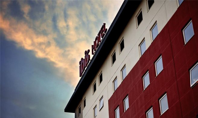 Ibis Canoas Exterior