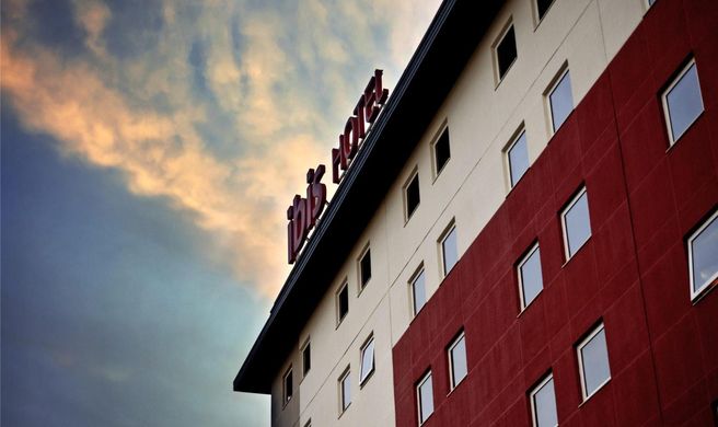 Ibis Canoas Exterior