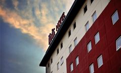 Ibis Canoas