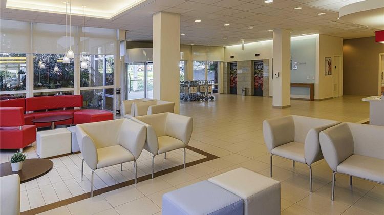 Ibis Canoas Exterior