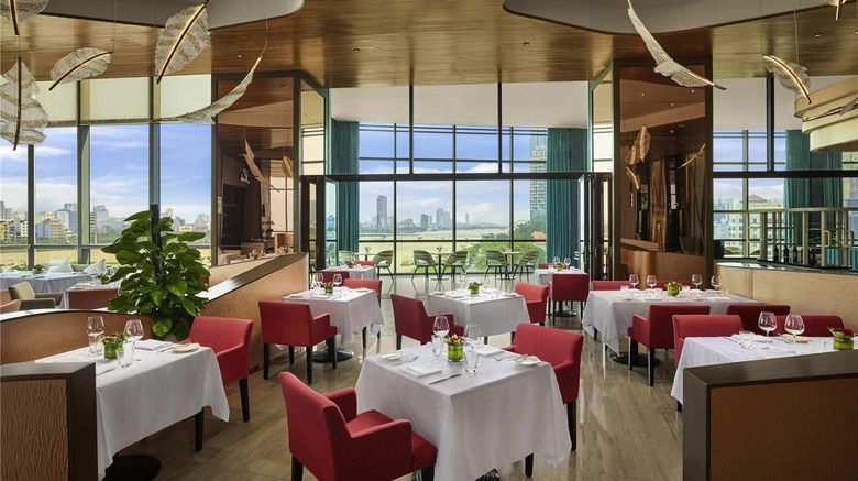 <b>Novotel Danang Premier Han River Restaurant</b>. Images powered by <a href="https://iceportal.shijigroup.com/" title="IcePortal" target="_blank">IcePortal</a>.