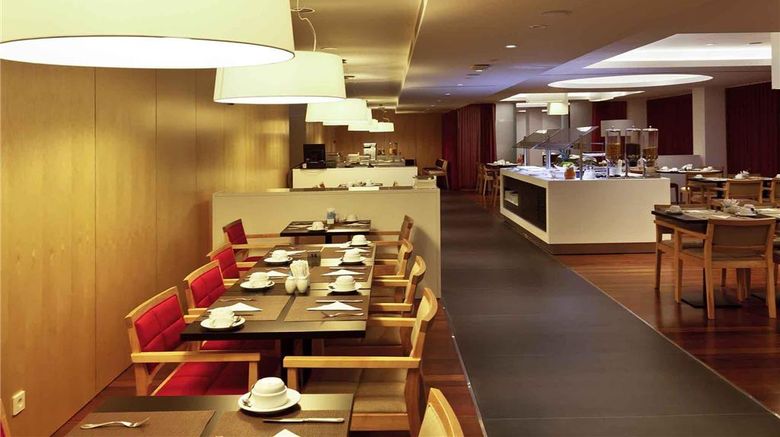 <b>Mercure Braga Centro Restaurant</b>. Images powered by <a href="https://iceportal.shijigroup.com/" title="IcePortal" target="_blank">IcePortal</a>.