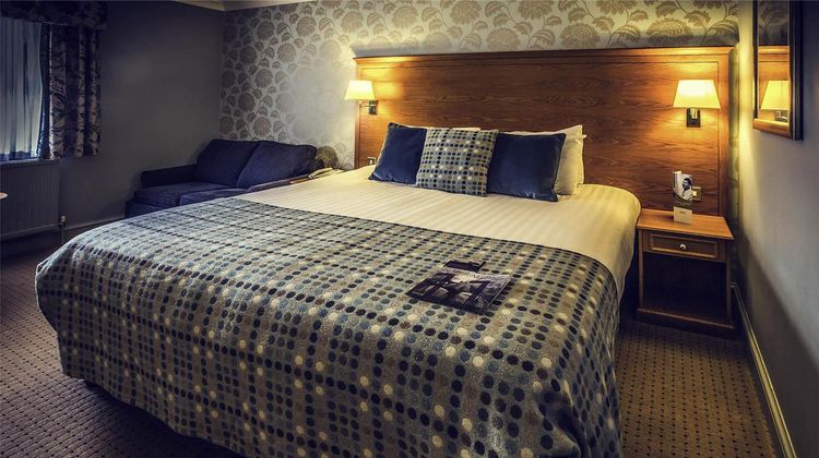 Mercure Bristol North The Grange Hotel Room