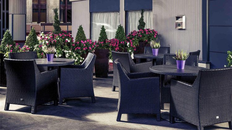 Mercure Manchester Piccadilly Hotel Exterior