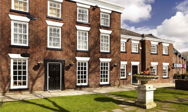 Mercure Bolton Georgian House Exterior