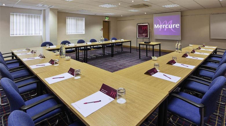<b>Mercure Hull Grange Park Hotel Meeting</b>. Images powered by <a href="https://iceportal.shijigroup.com/" title="IcePortal" target="_blank">IcePortal</a>.