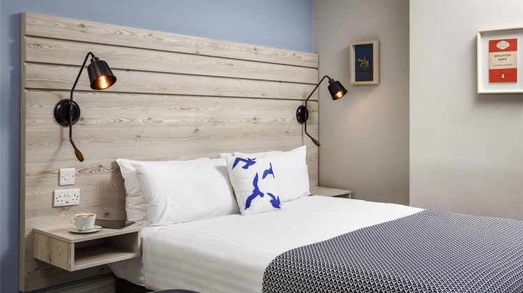 Mercure Brighton Seafront Hotel Room