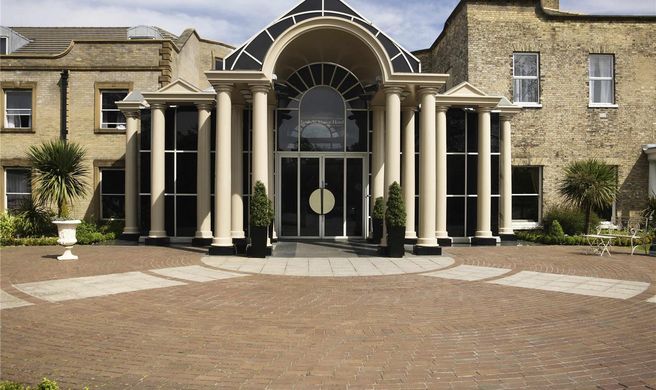 Mercure York Fairfield Manor Hotel Exterior