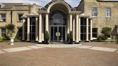 Mercure York Fairfield Manor Hotel
