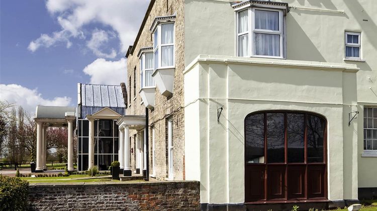 Mercure York Fairfield Manor Hotel Exterior