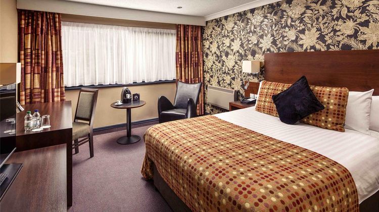 Mercure Livingston Hotel Room