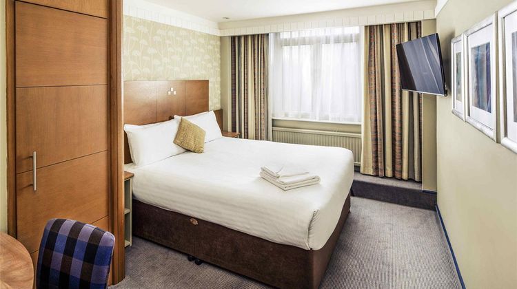Mercure Maidstone Hotel Room
