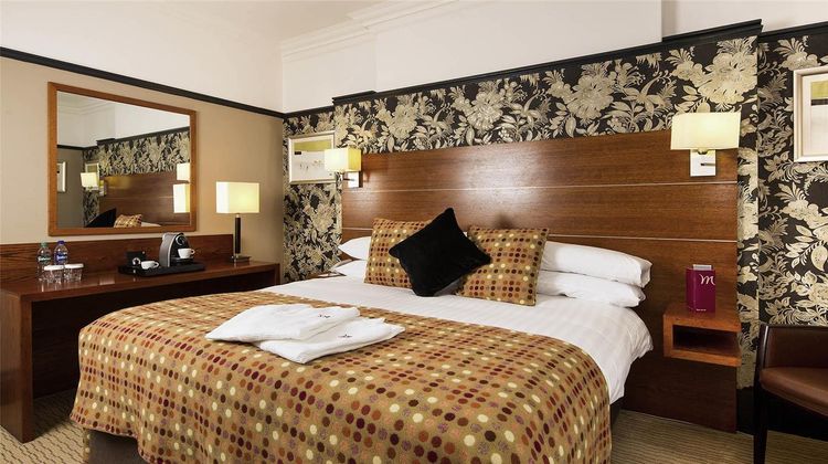 Mercure Maidstone Hotel Room