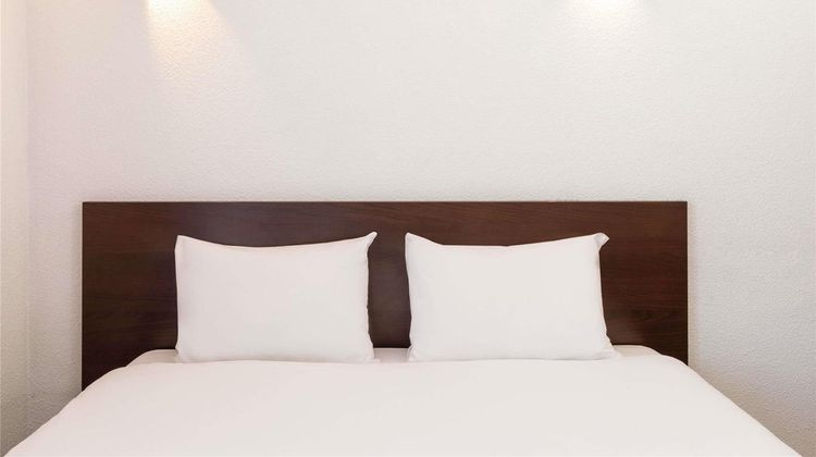 Adagio Access La Defense Place Charras Room