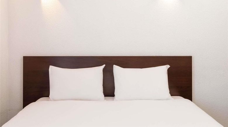 <b>Adagio Access La Defense Place Charras Room</b>. Images powered by <a href="https://iceportal.shijigroup.com/" title="IcePortal" target="_blank">IcePortal</a>.