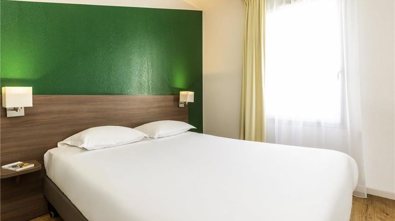 <b>Adagio Access Carrieres Poissy Room</b>. Images powered by <a href="https://iceportal.shijigroup.com/" title="IcePortal" target="_blank">IcePortal</a>.