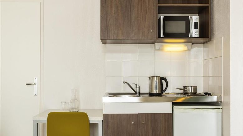 <b>Adagio Access Carrieres Poissy Room</b>. Images powered by <a href="https://iceportal.shijigroup.com/" title="IcePortal" target="_blank">IcePortal</a>.