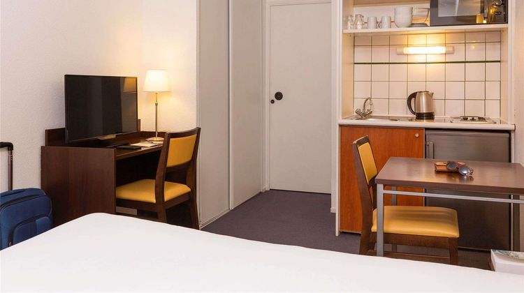Adagio Access La Defense Room