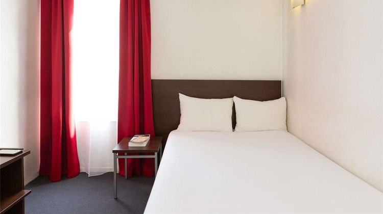 Adagio Access La Defense Room