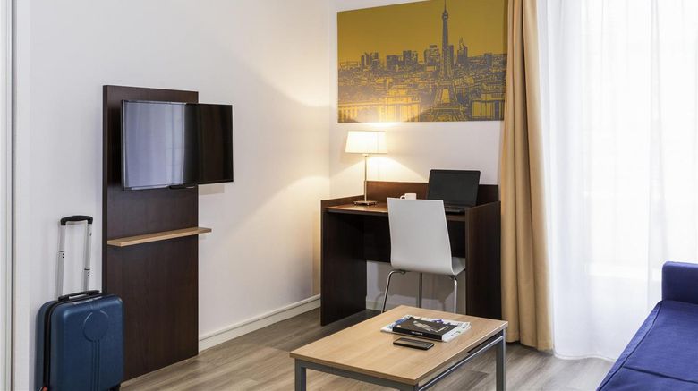 <b>Adagio Access Clamart Room</b>. Images powered by <a href="https://iceportal.shijigroup.com/" title="IcePortal" target="_blank">IcePortal</a>.