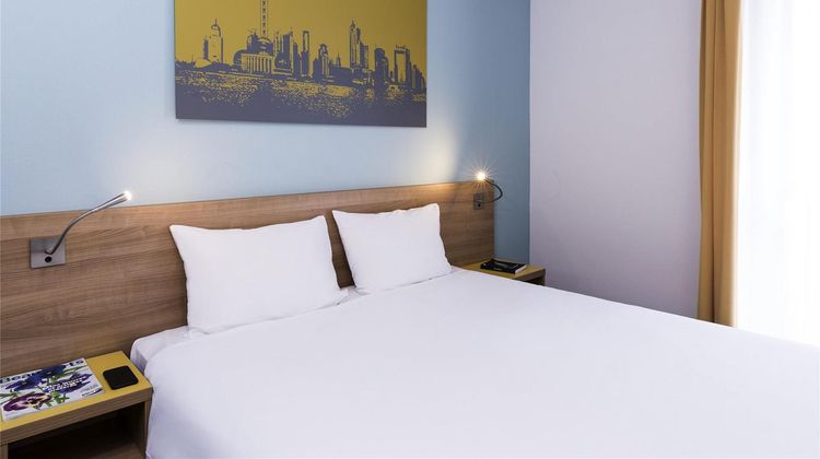 Adagio Access Clamart Room