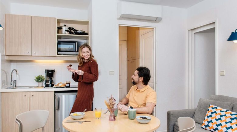 <b>Adagio Access Marseille Prado Perier Room</b>. Images powered by <a href="https://iceportal.shijigroup.com/" title="IcePortal" target="_blank">IcePortal</a>.