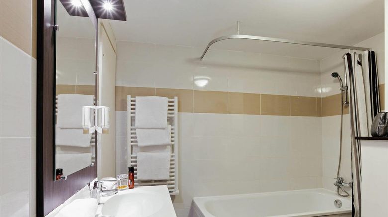 <b>Adagio Access Marseille Saint-Charles Room</b>. Images powered by <a href="https://iceportal.shijigroup.com/" title="IcePortal" target="_blank">IcePortal</a>.