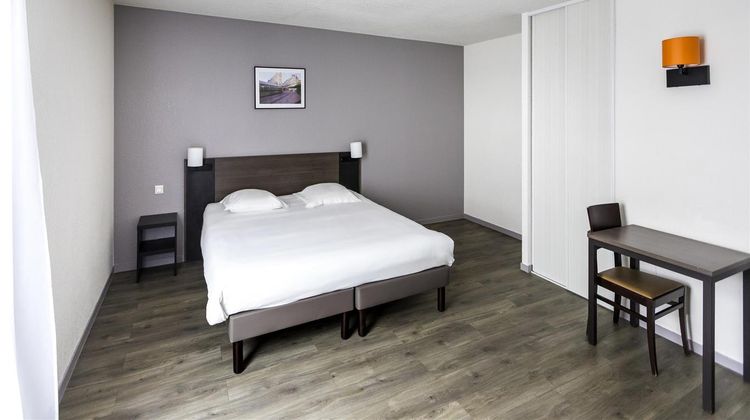 Adagio Access Orleans Room