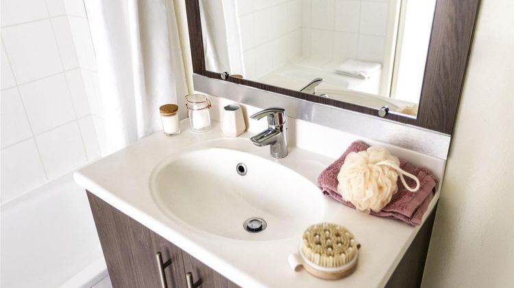 Adagio Access Orleans Room