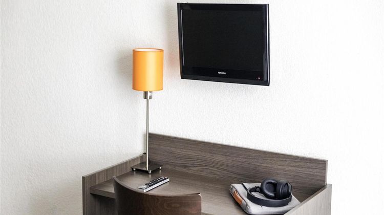 Adagio Access Orleans Room