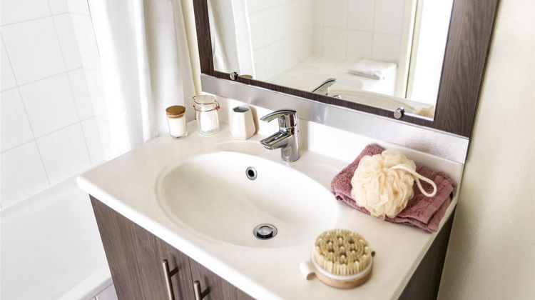 Adagio Access Orleans Room