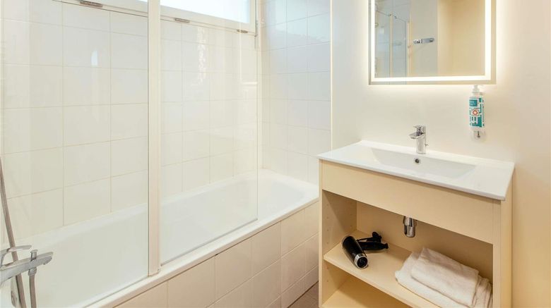 <b>Adagio Access Paris Asnieres Room</b>. Images powered by <a href="https://iceportal.shijigroup.com/" title="IcePortal" target="_blank">IcePortal</a>.