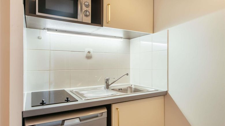 <b>Adagio Access Paris Asnieres Room</b>. Images powered by <a href="https://iceportal.shijigroup.com/" title="IcePortal" target="_blank">IcePortal</a>.