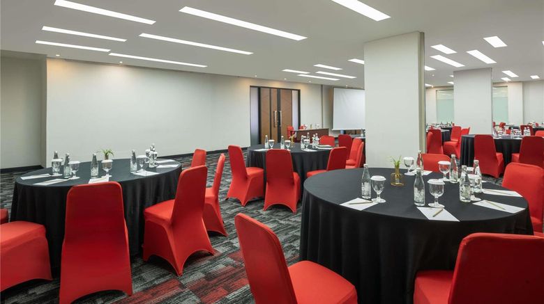 <b>Ibis Jakarta Senen Meeting</b>. Images powered by <a href="https://iceportal.shijigroup.com/" title="IcePortal" target="_blank">IcePortal</a>.