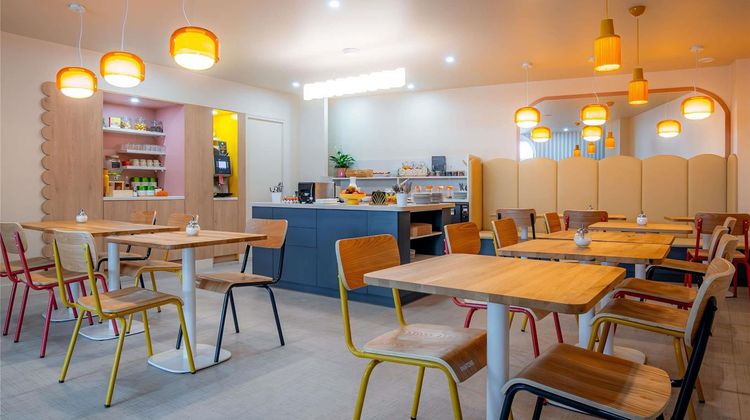 Ibis Styles Nantes Centre Place Graslin Exterior