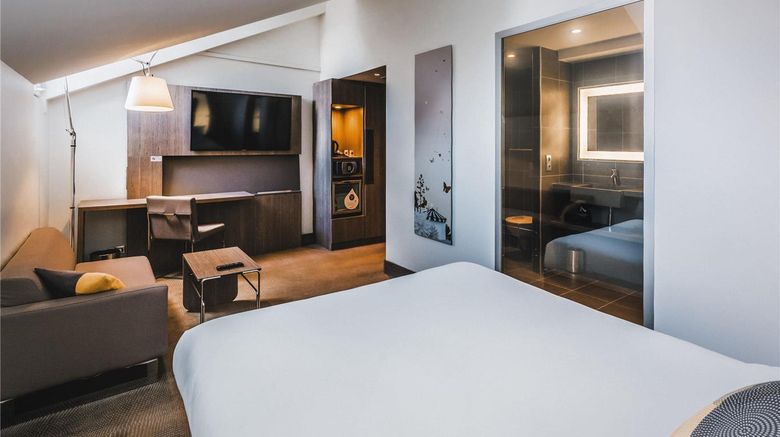 <b>Novotel Toulouse Centre Wilson Room</b>. Images powered by <a href="https://iceportal.shijigroup.com/" title="IcePortal" target="_blank">IcePortal</a>.