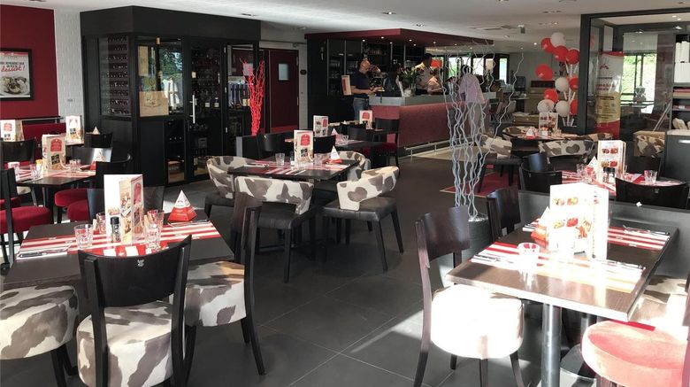 <b>Ibis Bordeaux St Emilion Hotel Restaurant</b>. Images powered by <a href="https://iceportal.shijigroup.com/" title="IcePortal" target="_blank">IcePortal</a>.