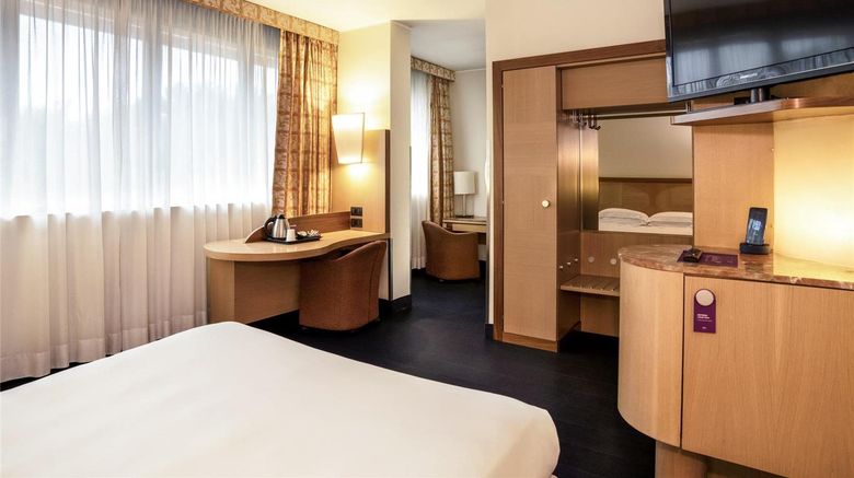 <b>Mercure Eur Roma West Room</b>. Images powered by <a href="https://iceportal.shijigroup.com/" title="IcePortal" target="_blank">IcePortal</a>.