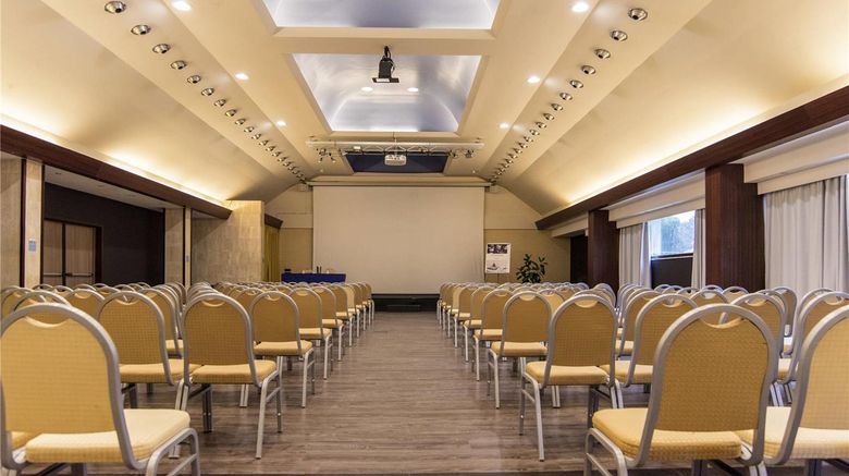 <b>Mercure Eur Roma West Meeting</b>. Images powered by <a href="https://iceportal.shijigroup.com/" title="IcePortal" target="_blank">IcePortal</a>.