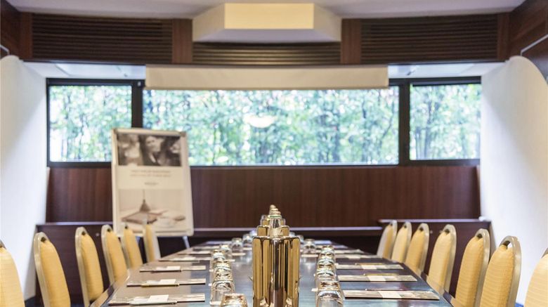 <b>Mercure Eur Roma West Meeting</b>. Images powered by <a href="https://iceportal.shijigroup.com/" title="IcePortal" target="_blank">IcePortal</a>.