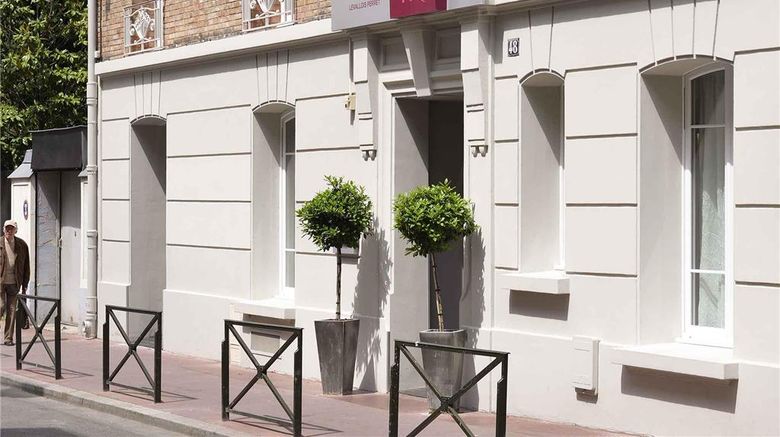 <b>Mercure Paris Levallois Perret Hotel Exterior</b>. Images powered by <a href="https://iceportal.shijigroup.com/" title="IcePortal" target="_blank">IcePortal</a>.