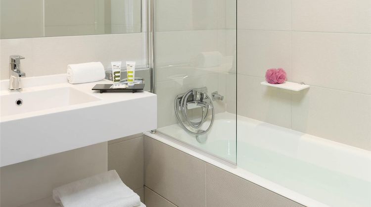 Mercure Paris Levallois Perret Hotel Room