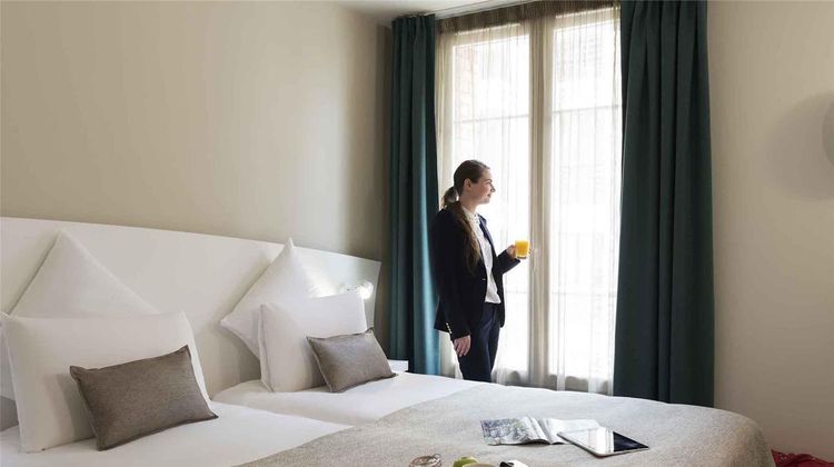 Mercure Paris Levallois Perret Hotel Room