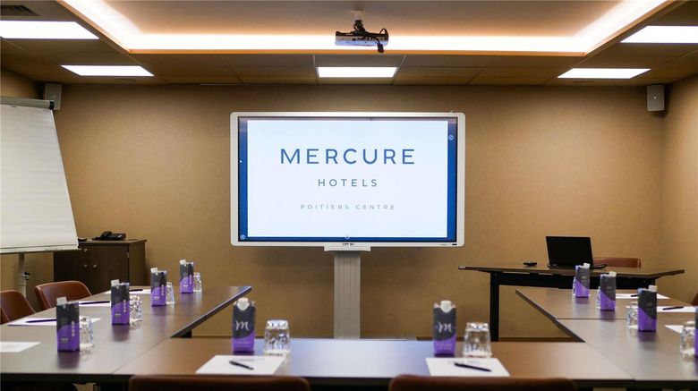 <b>Mercure Poitiers Centre Meeting</b>. Images powered by <a href="https://iceportal.shijigroup.com/" title="IcePortal" target="_blank">IcePortal</a>.