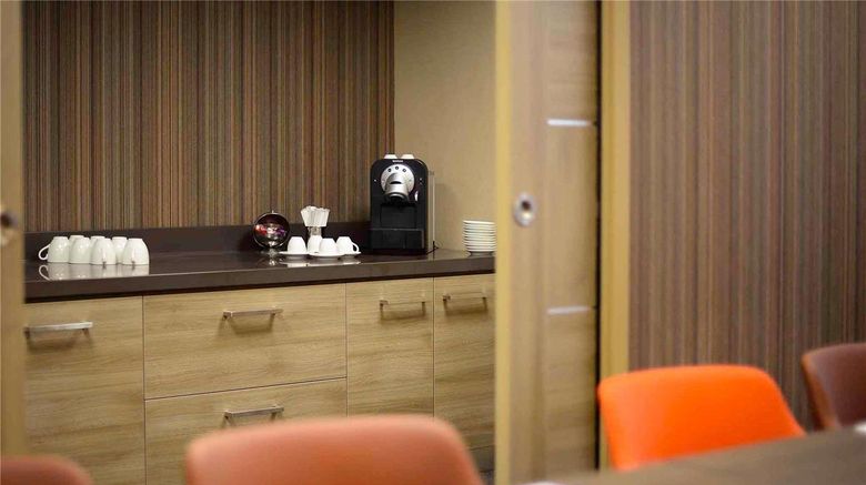 <b>Mercure Poitiers Centre Meeting</b>. Images powered by <a href="https://iceportal.shijigroup.com/" title="IcePortal" target="_blank">IcePortal</a>.